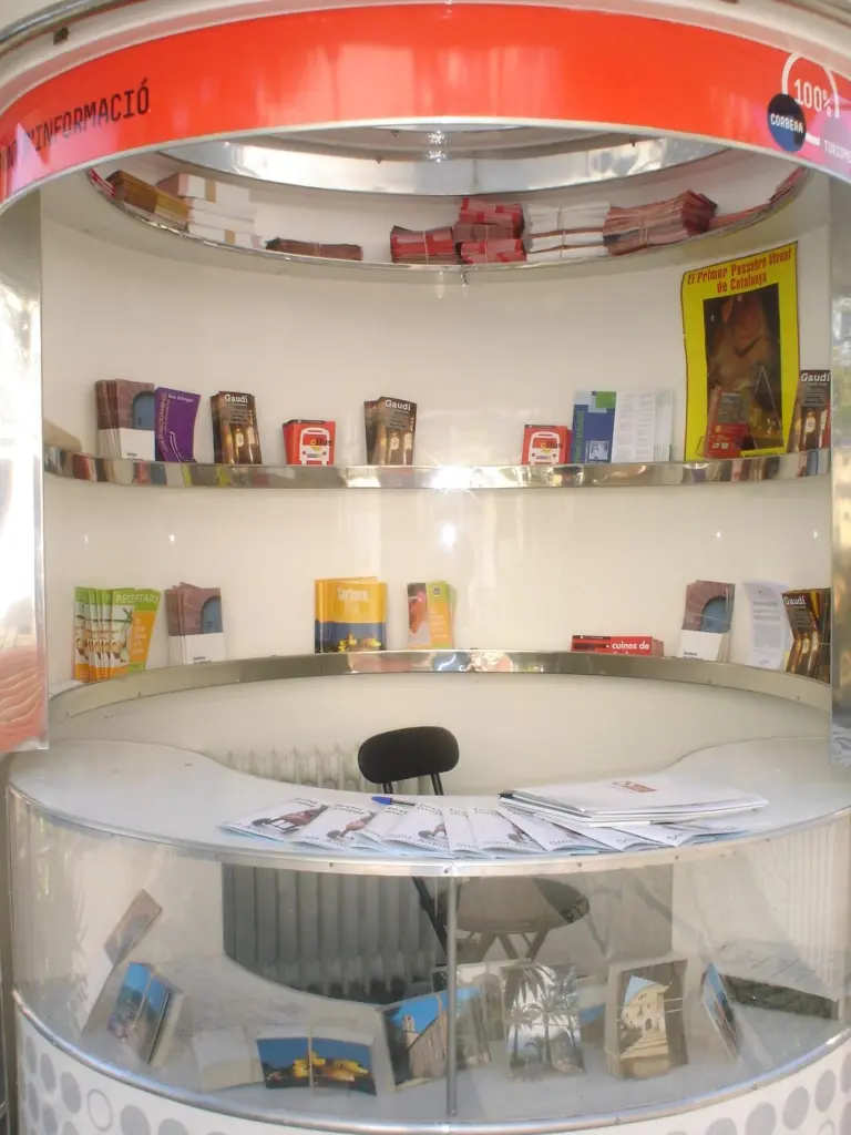 ESTEVA. CIRCULAR KIOSK. CORBERA 2006 (3)_0.webp