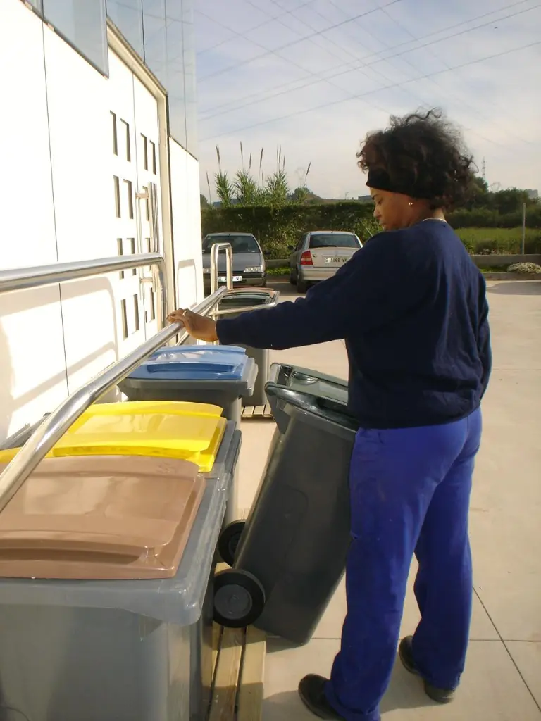 PORTACONT 90. Recycling portable bins (15).webp