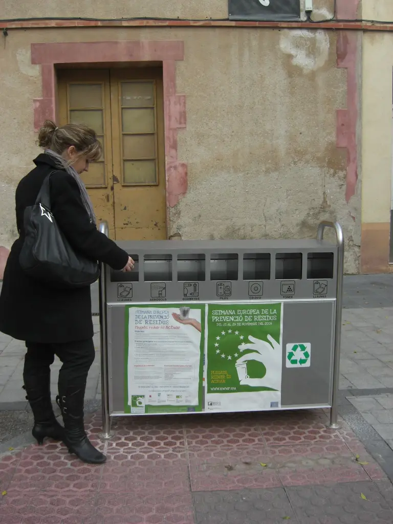 D3. RECYCLING BIN (5).webp